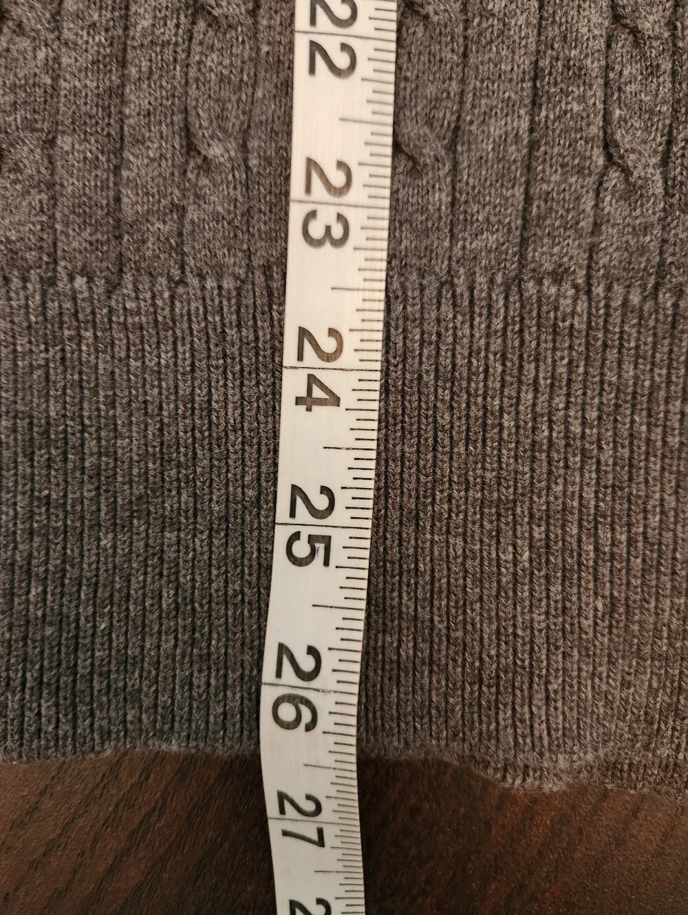 Izod Men's Gray V-Neck Cable Knit Sweater